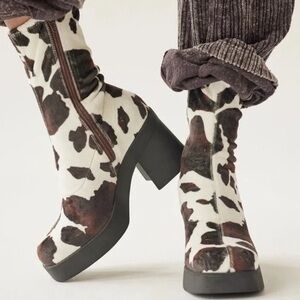 Steve Madden Camel Brown Cow Print Chunky Boots 10